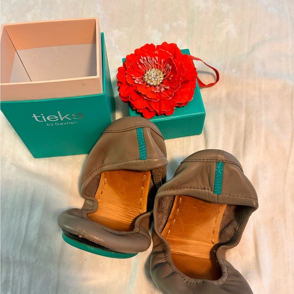Tieks by Gavrieli Gray Ballet Flats - Picture 1 of 3